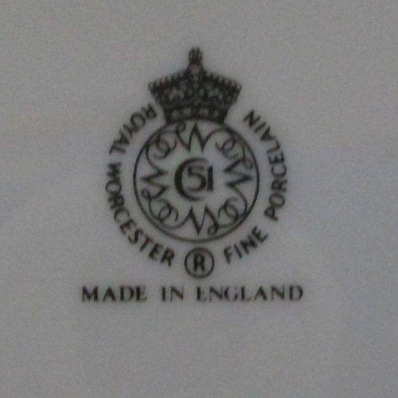 ROYAL WORCESTER EVESHAM SALAD/DESSERT PLATES - Picture 4 of 5